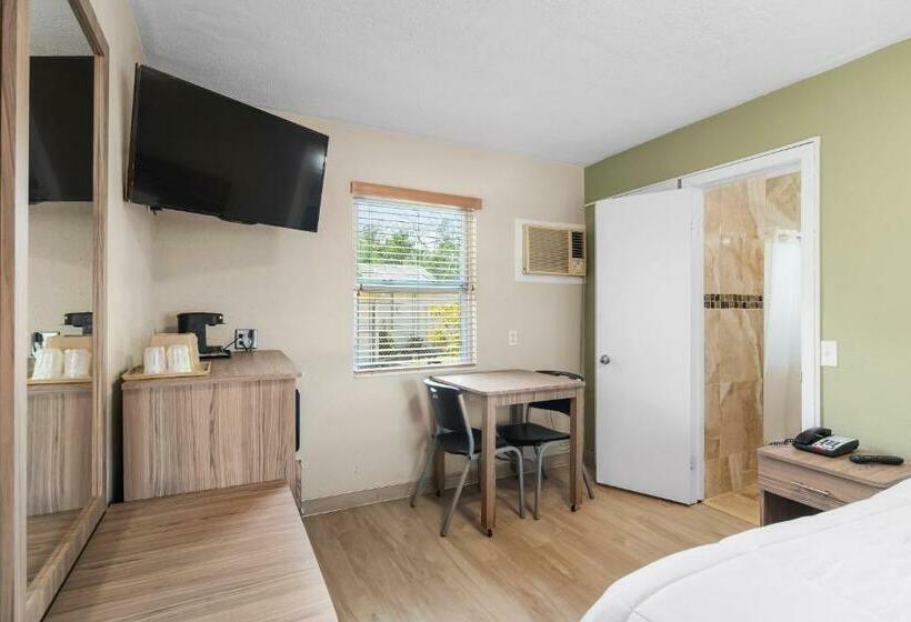 Номер Стандарт, Tamiami Motel