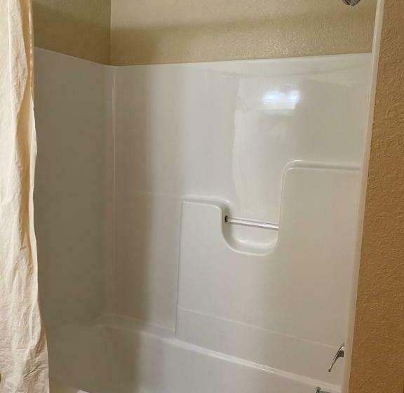 スタンダードルーム, Wayne Motel