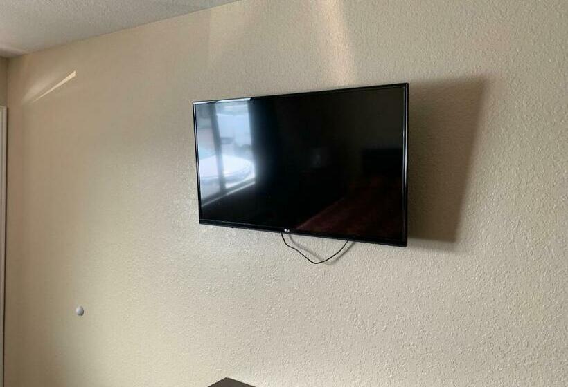 スタンダードルーム, Wayne Motel