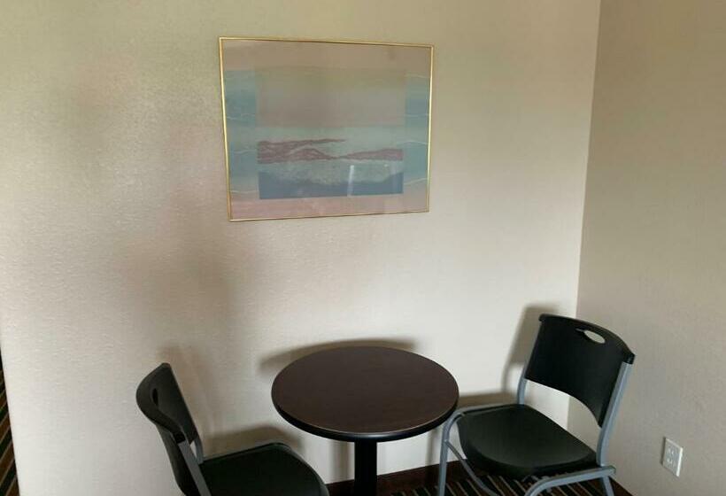 Номер Стандарт, Wayne Motel