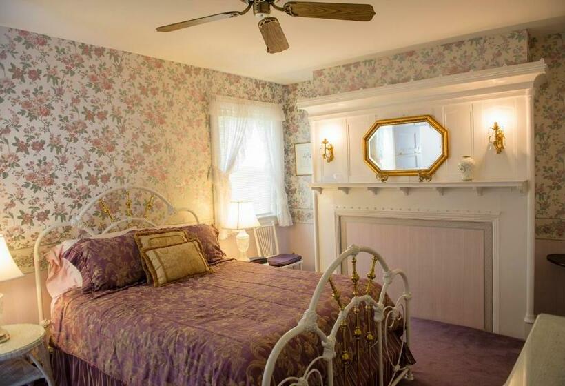 غرفة ديلوكس, Anne's White Columns Inn