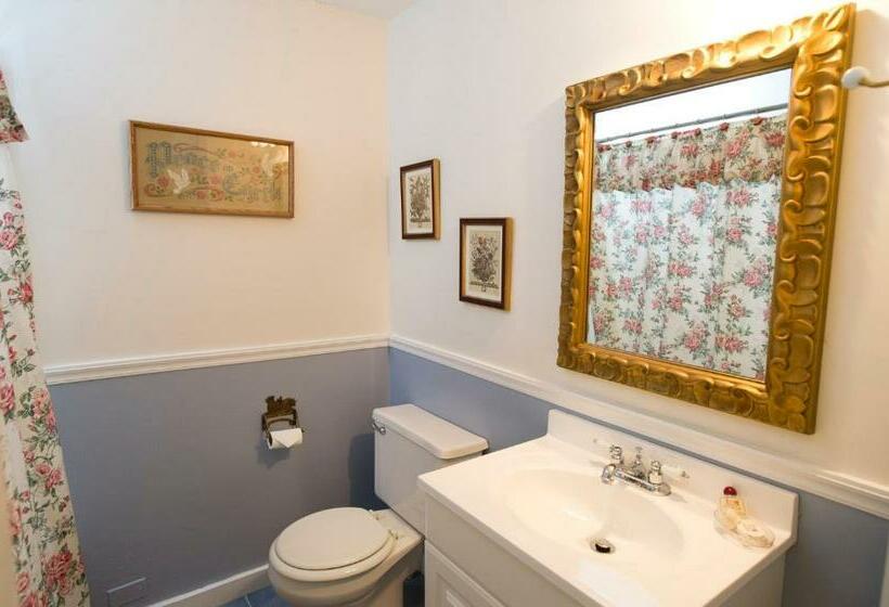 غرفة سوبيريور, Anne's White Columns Inn