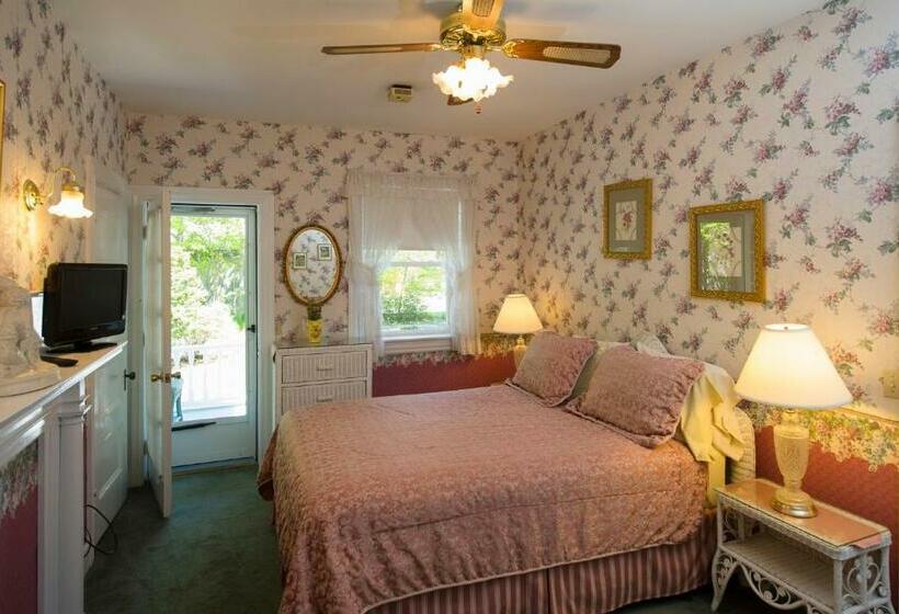 غرفة سوبيريور, Anne's White Columns Inn