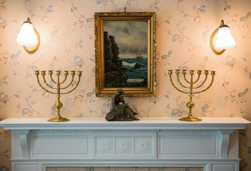 غرفة سوبيريور, Anne's White Columns Inn