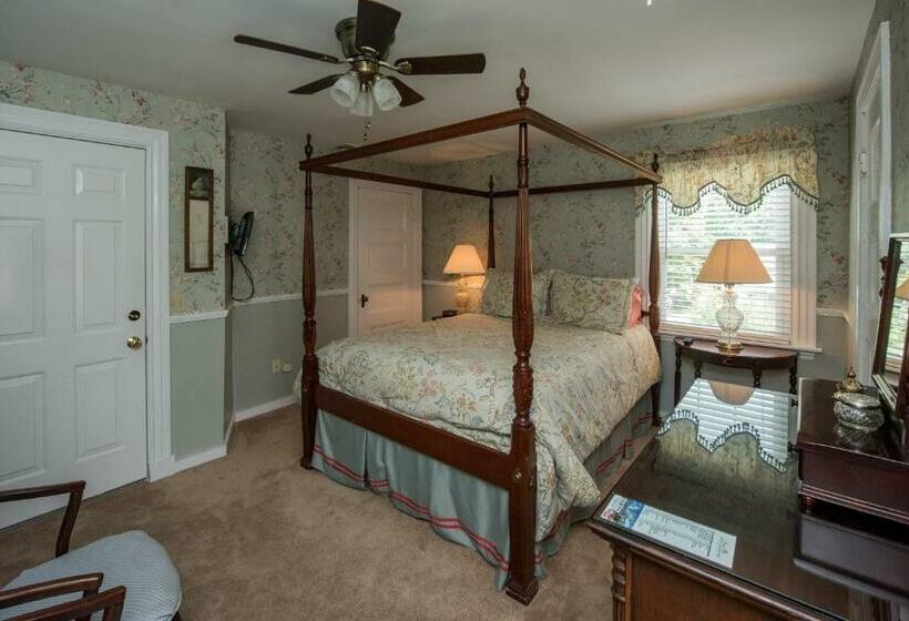 غرفة سوبيريور, Anne's White Columns Inn