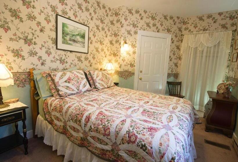 غرفة ديلوكس, Anne's White Columns Inn