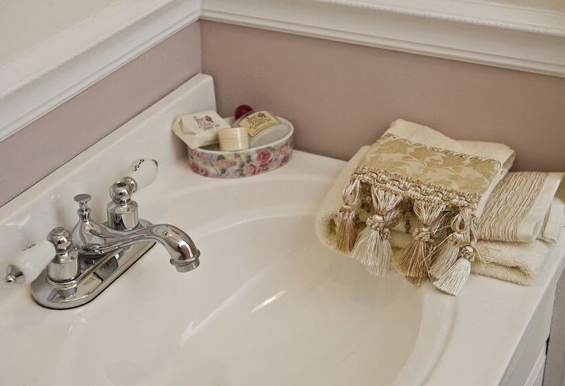 스탠다드 룸, Anne's White Columns Inn