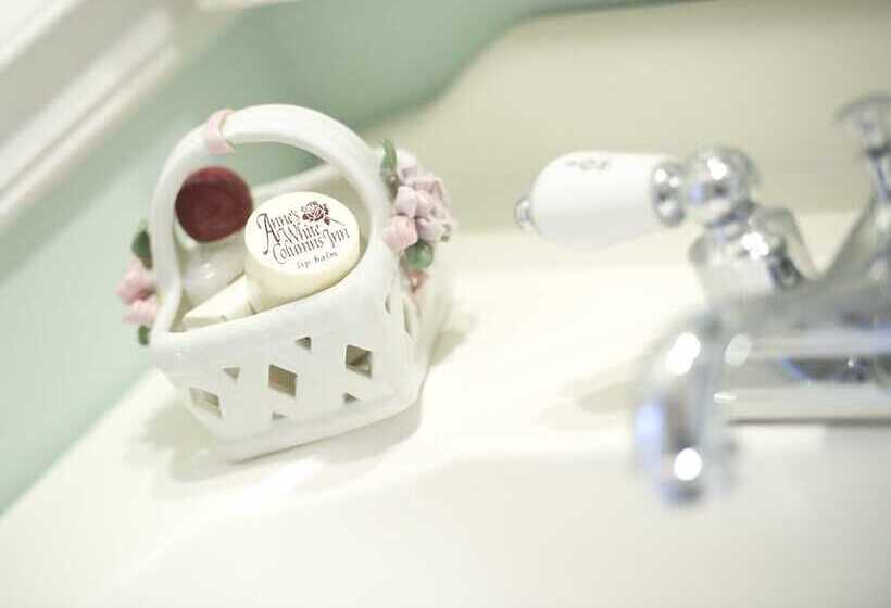 غرفة قياسية, Anne's White Columns Inn