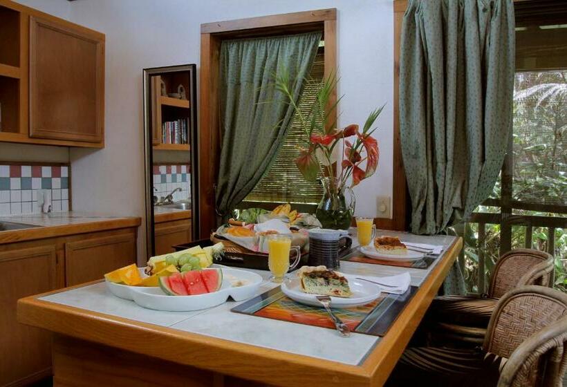 Хижина, Lotus Garden Cottages