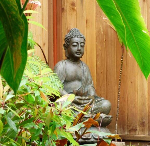 Люкс, Lotus Garden Cottages