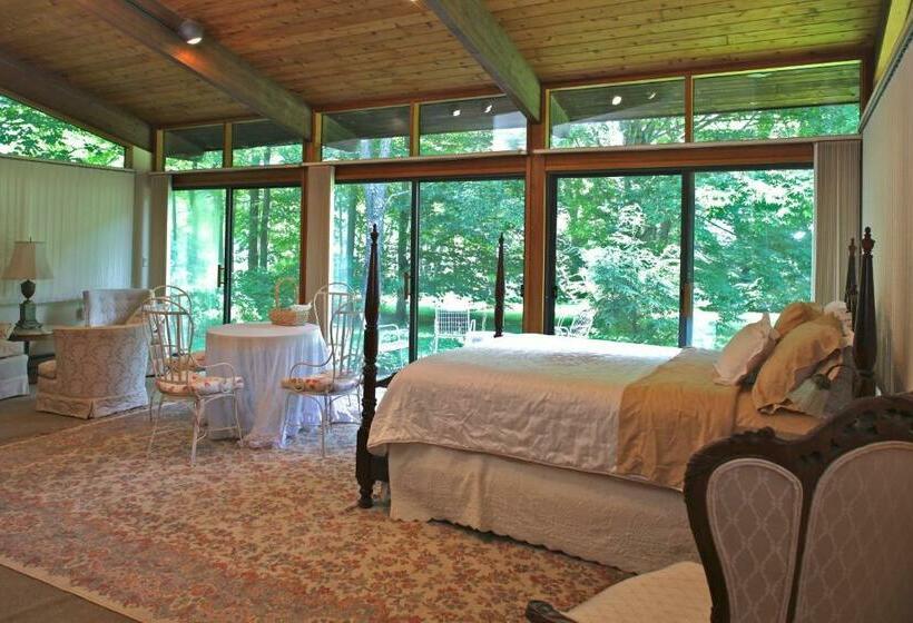 سوئیت 2 خوابه, The Cottage