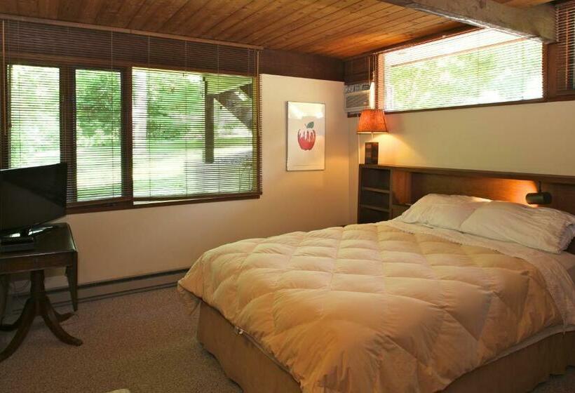 سوییت, The Cottage