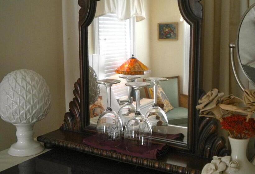 חדר סטנדרט עם מיטת קינג, The Stirling House Waterfront Inn Greenport