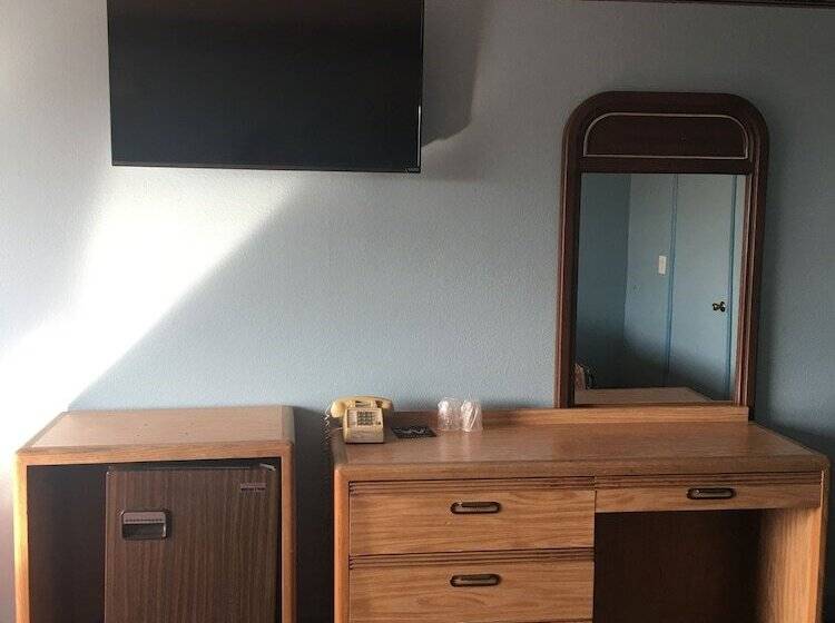 غرفه قياسيه سريرين مزدوجين, Chester Inn Motel