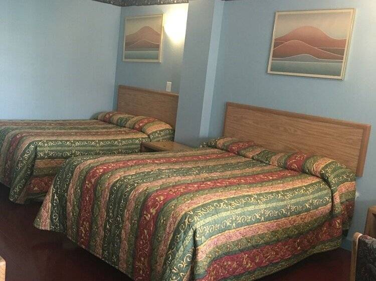 스탠다드 룸 더블 침대 2개, Chester Inn Motel