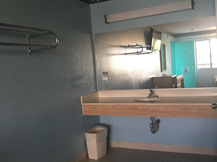 Номер Стандарт 2 Двуспальные Кровати, Chester Inn Motel