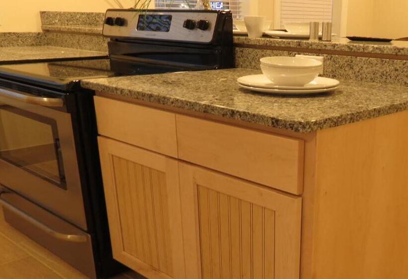 2ベッドルームハウス, Copley Lareine Motel