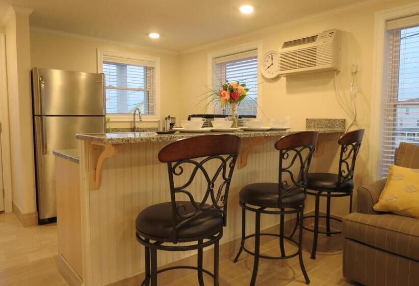 2ベッドルームハウス, Copley Lareine Motel