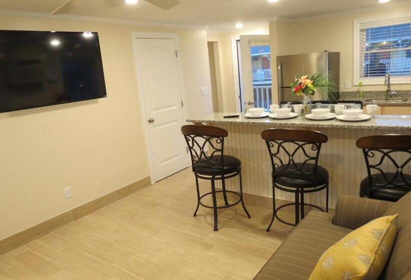 2ベッドルームハウス, Copley Lareine Motel