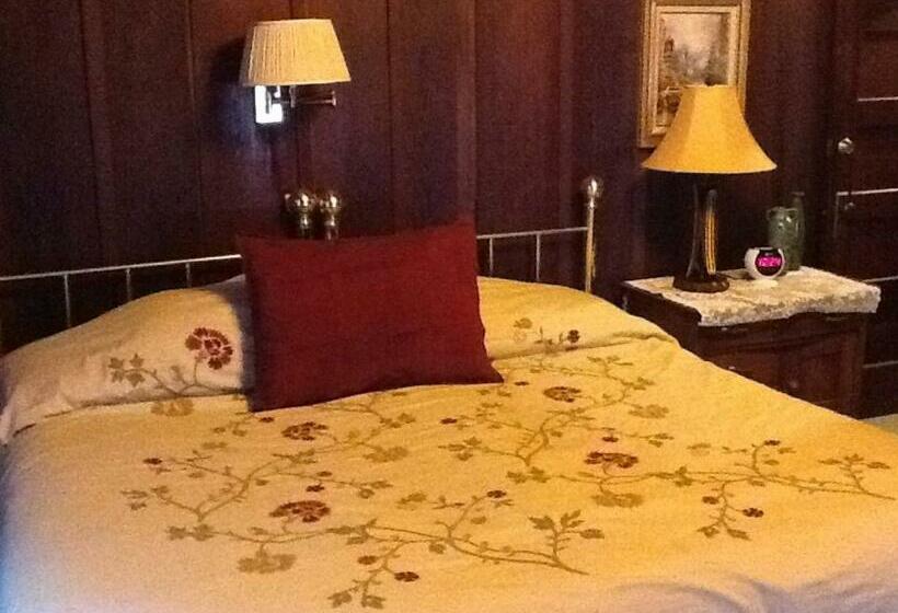 חדר סטנדרט עם מיטת קינג, Fairview Manor Bed And Breakfast
