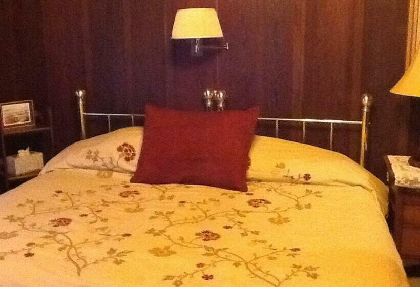 חדר סטנדרט עם מיטת קינג, Fairview Manor Bed And Breakfast