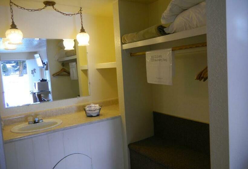 Стандартный Номер Кровать Кинг, Falls Motel