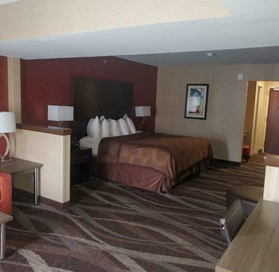 מיטת קינג בסוויטה, Best Western Maple City Inn
