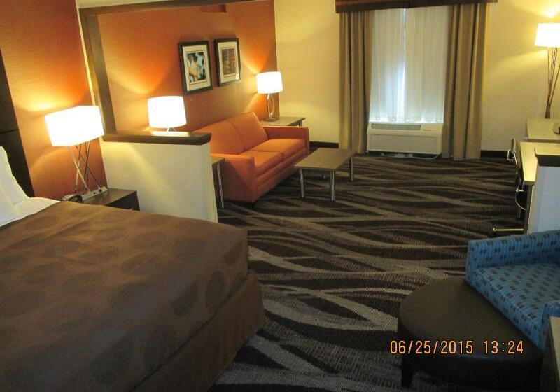 מיטת קינג בסוויטה, Best Western Maple City Inn