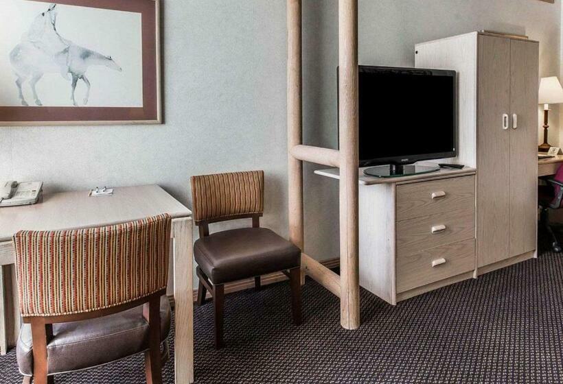 Люкс, Quality Suites Moab Near Arches National Park