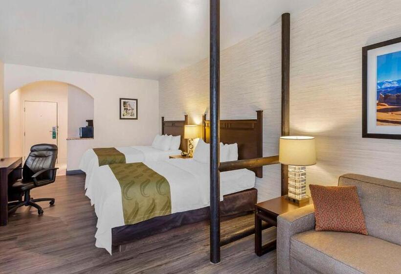 Люкс, Quality Suites Moab Near Arches National Park