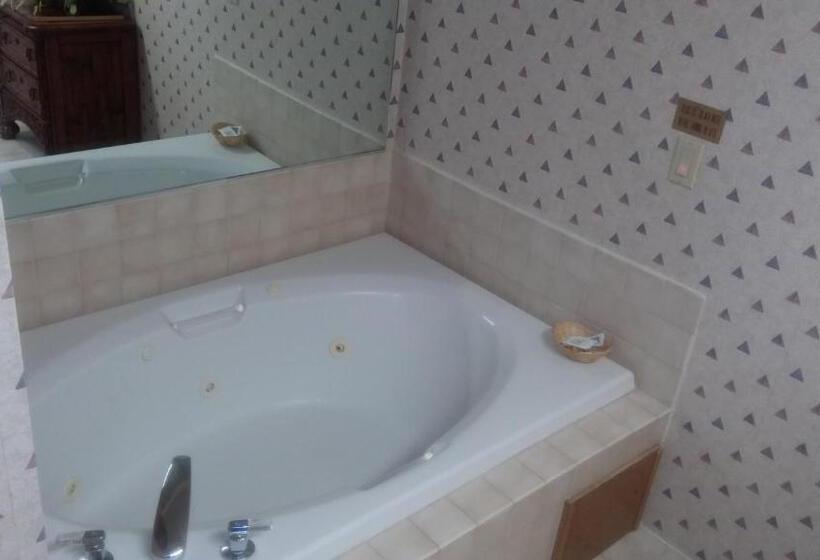 سوییت لوکس, Sunrise Inn