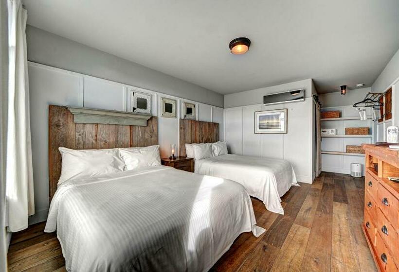 غرفة قياسية داخلية, The Montauk Beach House