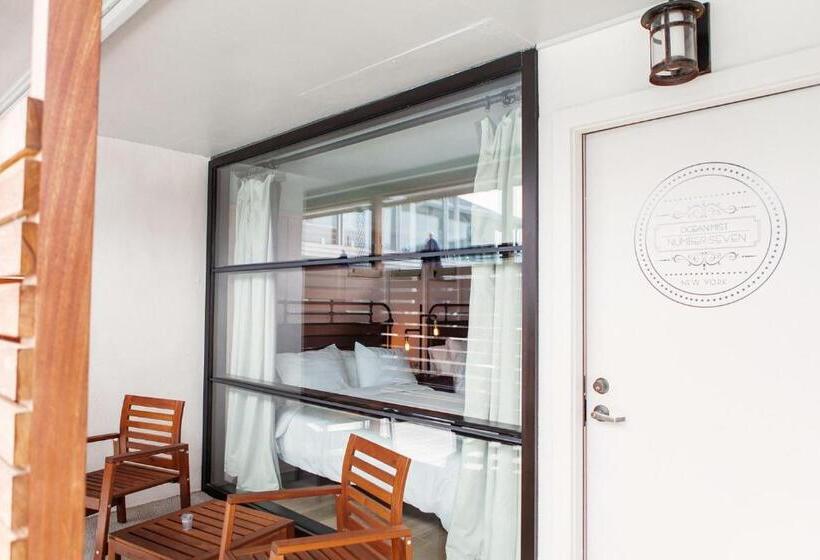 غرفة قياسية مزوَّدة بتراس, The Montauk Beach House