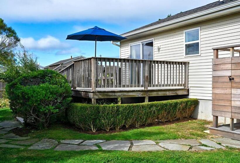 Семейное Бунгало, The Montauk Beach House