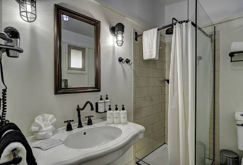 غرفة قياسية, The Montauk Beach House