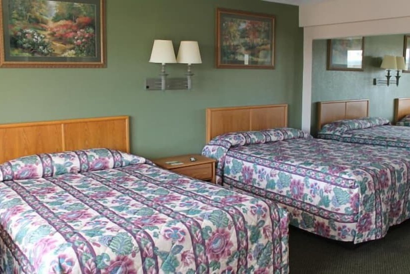 غرفه قياسيه سريرين مزدوجين, American Motor Inn   Rock Island