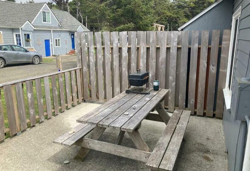 Стандартный Номер Кровать Кинг, Tillicum Beach Motel   Formerly Deane S Oceanfront Lodge