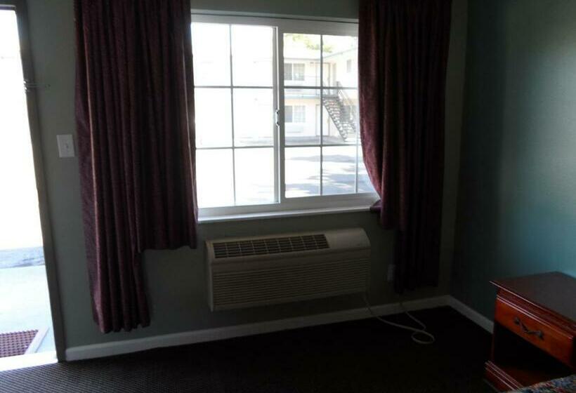 חדר סטנדרט שתי מיטות זוגיות, Economy Inn