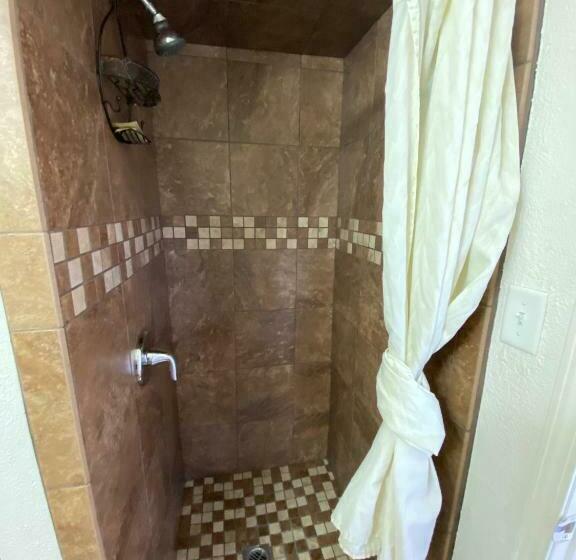 غرفة ديلوكس, Economy Inn Paso Robles