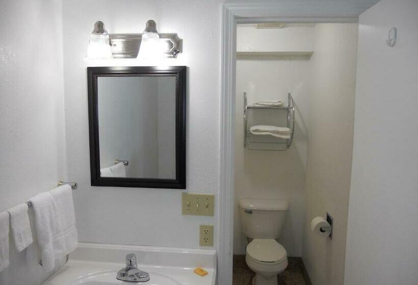 Номер Стандарт 2 Двуспальные Кровати, Knights Inn Harrisonville