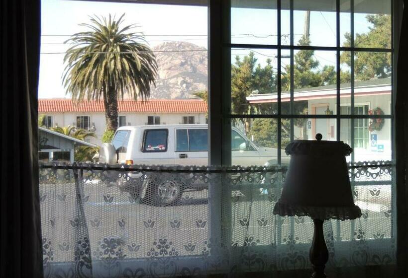Номер Стандарт, Sundown Inn Of Morro Bay