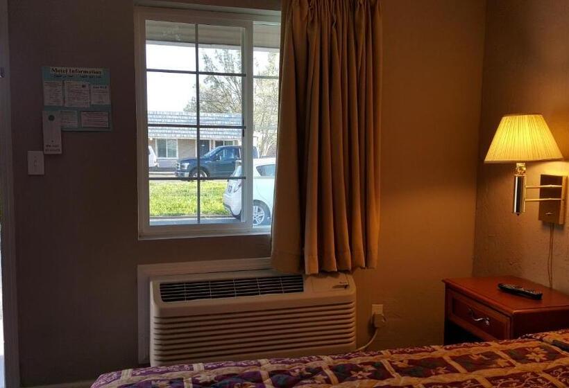 패밀리 룸, Pacific Motel