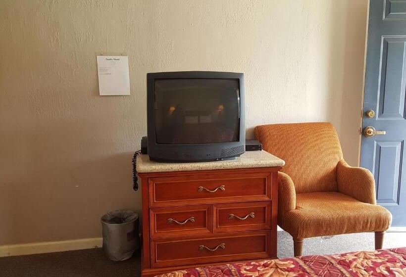 디럭스 룸, Pacific Motel