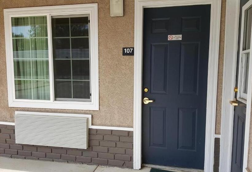 디럭스 룸, Pacific Motel