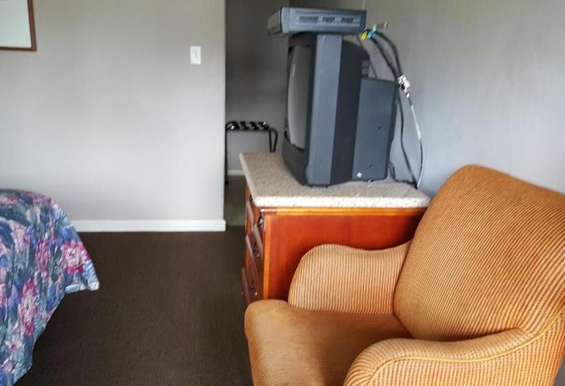 패밀리 스위트, Pacific Motel