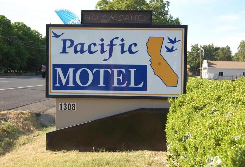 디럭스 룸, Pacific Motel