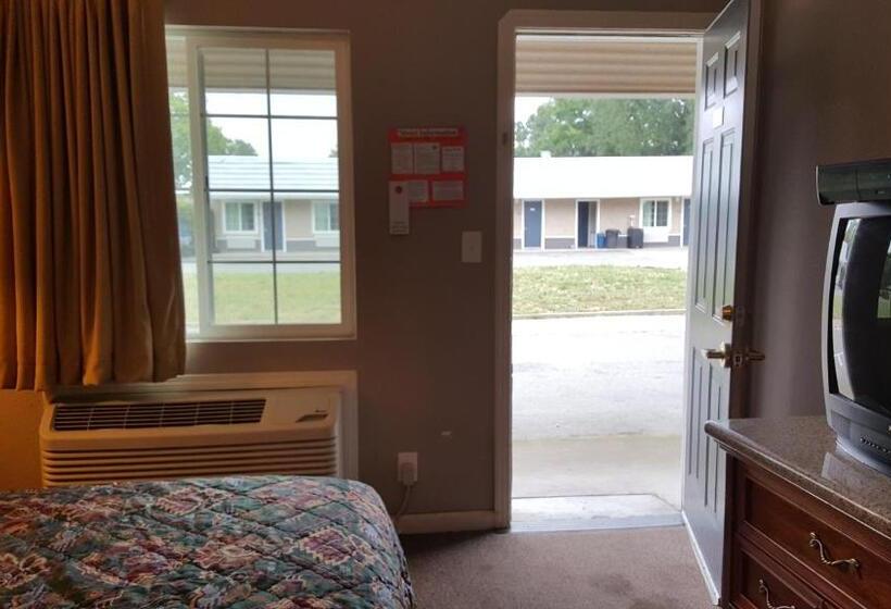 패밀리 스위트, Pacific Motel