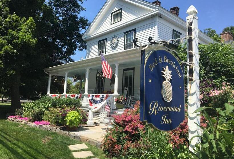 غرفة ديلوكس مزودة بشرفة, Riverwind Inn Bed And Breakfast