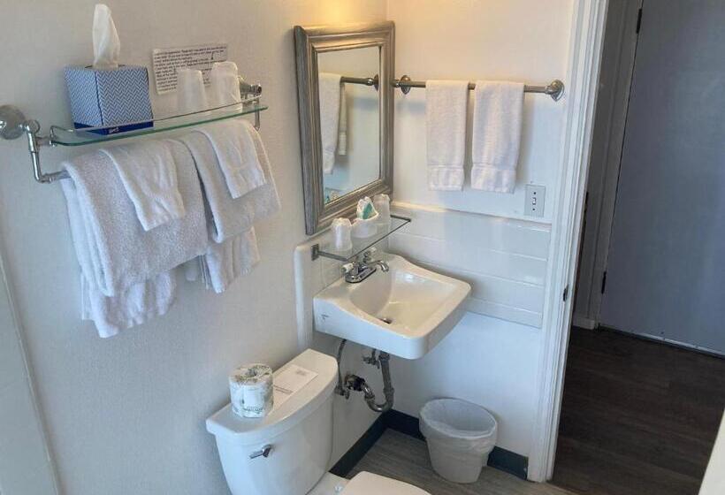 家庭套房, Tillicum Beach Motel   Formerly Deane S Oceanfront Lodge