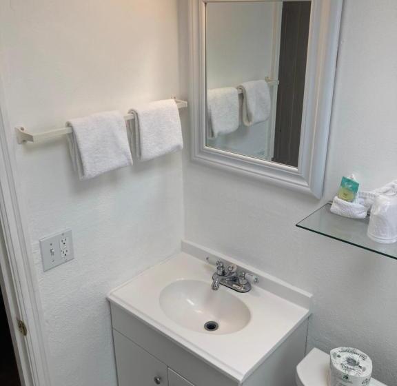 豪华房间, Tillicum Beach Motel   Formerly Deane S Oceanfront Lodge